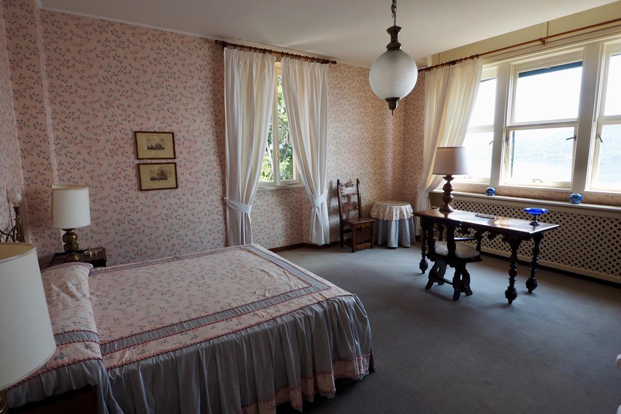 Casa Mondadori Bed & Breakfast Meina Exterior photo